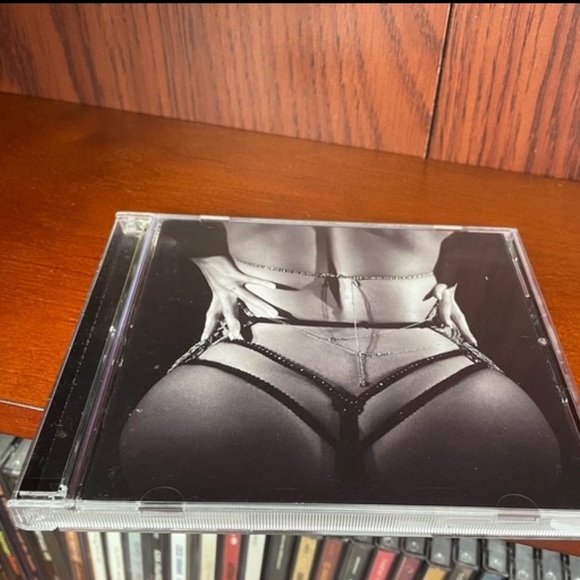 EUC Beyoncé Self-Titled CD/DVD Released 2014 & nominated for 5 Grammy’s in 2015 - Picture 3 of 12